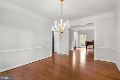 Dining - 921 Brick Manor Cir, Silver Spring, MD 20905 photo 2 of 2