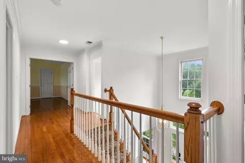 Entry Way - 921 Brick Manor Cir, Silver Spring, MD 20905 photo 5 of 5