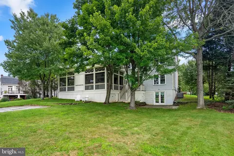 Exterior - 921 Brick Manor Cir, Silver Spring, MD 20905 photo 8 of 11