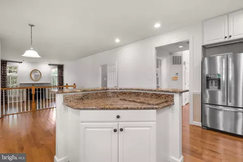 Kitchen - 921 Brick Manor Cir, Silver Spring, MD 20905 photo 4 of 4