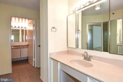Bath - 15107 Interlachen Dr #2-1024, Silver Spring, MD 20906 photo 4 of 6