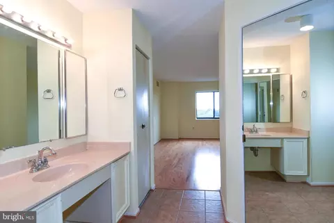 Bath - 15107 Interlachen Dr #2-1024, Silver Spring, MD 20906 photo 3 of 6