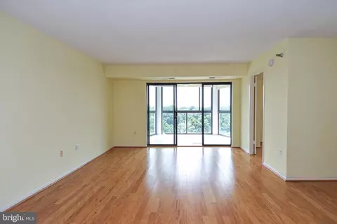 Living - 15107 Interlachen Dr #2-1024, Silver Spring, MD 20906 photo 4 of 7