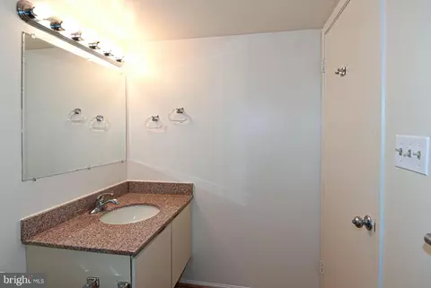 Bath - 15107 Interlachen Dr #2-1024, Silver Spring, MD 20906 photo 6 of 6