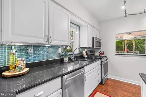 Kitchen - 1605 Gridley Ln, Silver Spring, MD 20902 photo 2 of 4