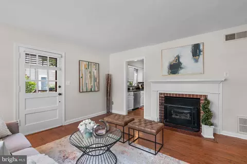 Entry Way - 1605 Gridley Ln, Silver Spring, MD 20902 photo 1 of 2