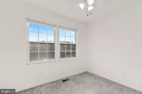 Bedroom - 13 Hickory Hill Ct, Silver Spring, MD 20906 photo 6 of 9