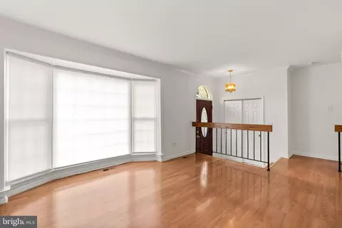 Living - 13 Hickory Hill Ct, Silver Spring, MD 20906 photo 2 of 9