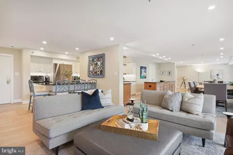 4550 N Park Ave #108, Chevy Chase, MD 20815