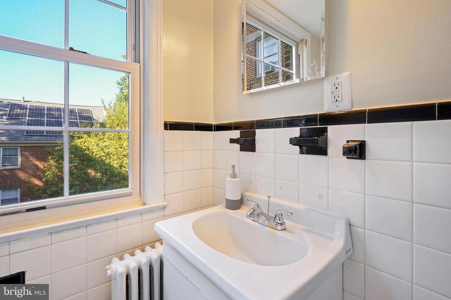 Bath - 2310 Colston Dr #201, Silver Spring, MD 20910 photo 2 of 3