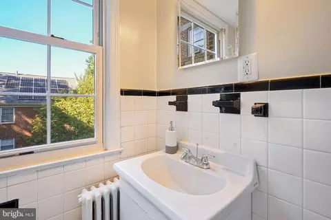 Bath - 2310 Colston Dr #201, Silver Spring, MD 20910 photo 2 of 3