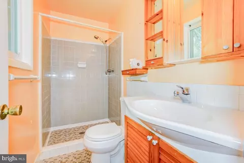 9742 Hedin Dr, Silver Spring, MD 20903 photo 13