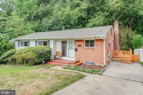 9742 Hedin Dr, Silver Spring, MD 20903 photo 2