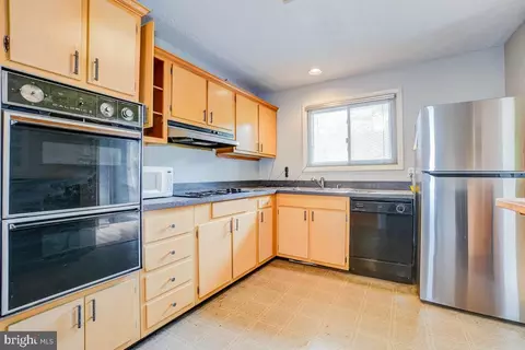 9742 Hedin Dr, Silver Spring, MD 20903 photo 7
