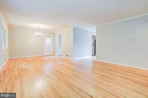 9742 Hedin Dr, Silver Spring, MD 20903 photo 4