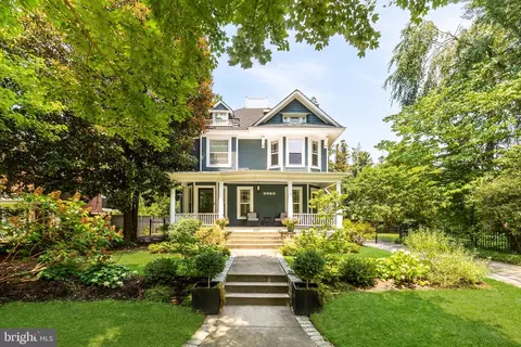 4515 Drummond Ave, Chevy Chase, MD 20815