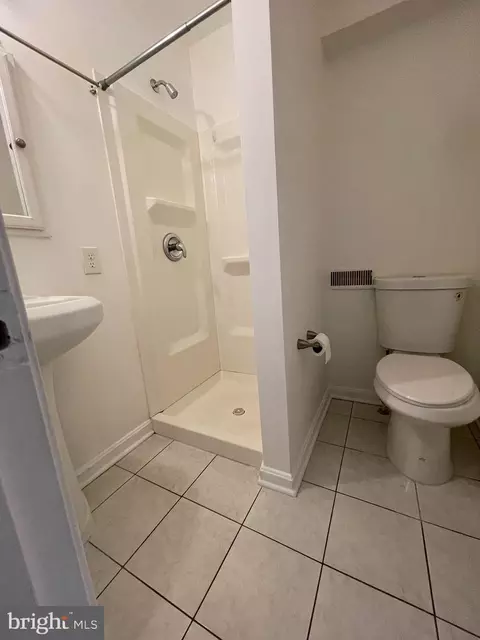 Bath - 12306 Veirs Mill Rd, Silver Spring, MD 20906 photo 5 of 6