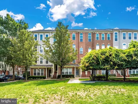 339 B Cross Green St, Gaithersburg, MD 20878