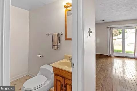 2016 Cradock St, Silver Spring, MD 20905 photo 18