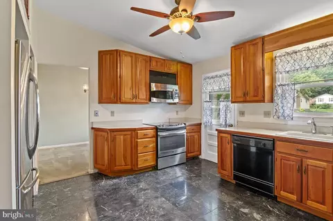 2016 Cradock St, Silver Spring, MD 20905 photo 9