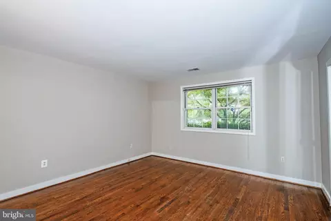 Living - 8802 1st Ave, Silver Spring, MD 20910 photo 10 of 10