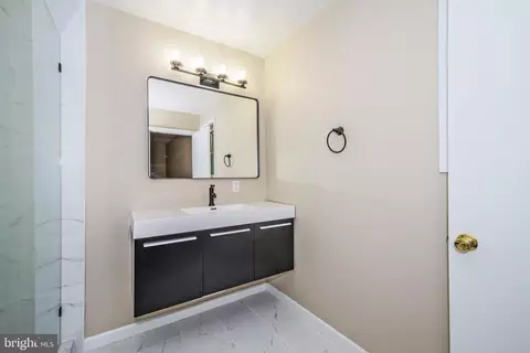 Bath - 8802 1st Ave, Silver Spring, MD 20910 photo 5 of 7