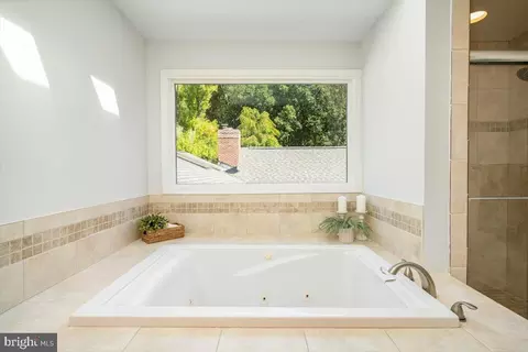Bath - 708 Hobbs Dr, Silver Spring, MD 20904 photo 4 of 7