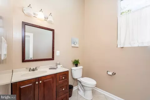 Bath - 708 Hobbs Dr, Silver Spring, MD 20904 photo 1 of 7