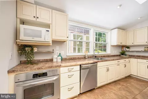 Kitchen - 708 Hobbs Dr, Silver Spring, MD 20904 photo 4 of 7