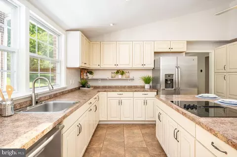 Kitchen - 708 Hobbs Dr, Silver Spring, MD 20904 photo 6 of 7
