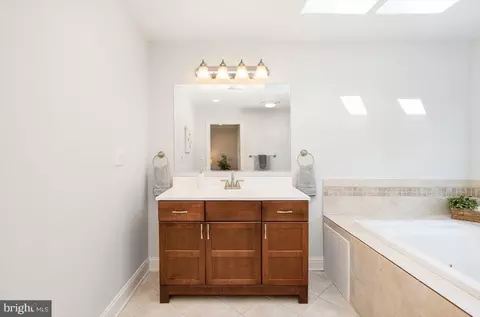 Bath - 708 Hobbs Dr, Silver Spring, MD 20904 photo 5 of 7