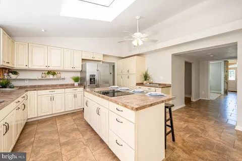 Kitchen - 708 Hobbs Dr, Silver Spring, MD 20904 photo 5 of 7