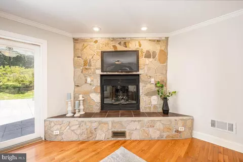 Living - 708 Hobbs Dr, Silver Spring, MD 20904 photo 8 of 17