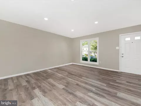 14813 Hammersmith Cir, Silver Spring, MD 20906 photo 4