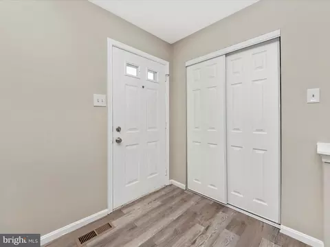 14813 Hammersmith Cir, Silver Spring, MD 20906 photo 2