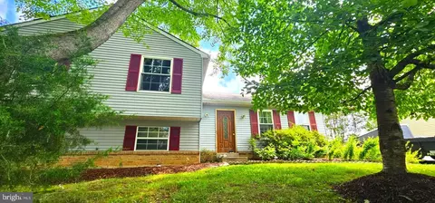 19561 Ridge Heights Dr, Gaithersburg, MD 20879
