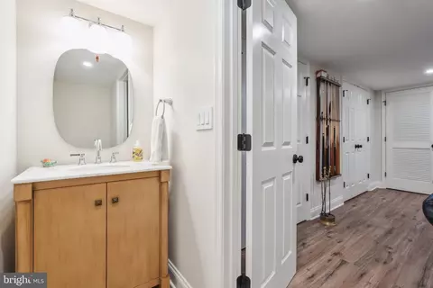 9100 Falls Rd, Potomac, MD 20854 photo 32