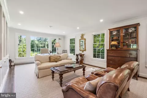 9100 Falls Rd, Potomac, MD 20854 photo 5