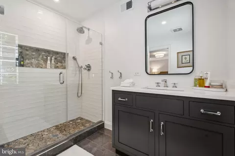 9100 Falls Rd, Potomac, MD 20854 photo 28
