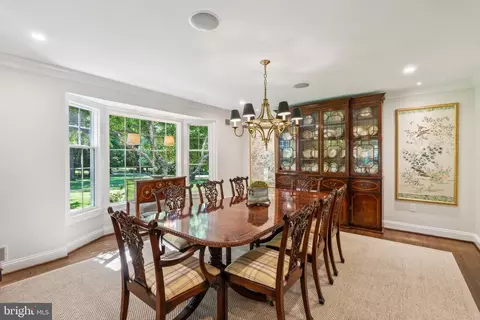 9100 Falls Rd, Potomac, MD 20854 photo 8