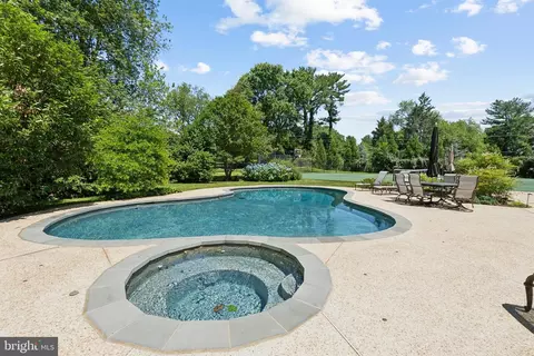 9100 Falls Rd, Potomac, MD 20854 photo 35