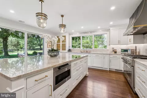 9100 Falls Rd, Potomac, MD 20854 photo 13
