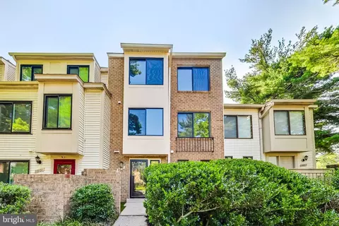 9803 Docena Dr, Montgomery Village, MD 20886