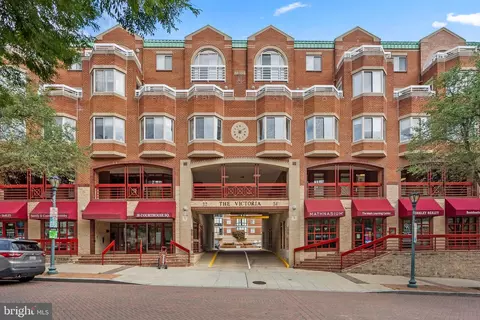 22 Courthouse Sq #412, Rockville, MD 20850