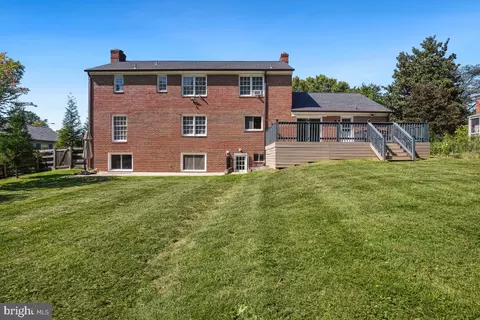 Exterior - 2420 E Gate Dr, Silver Spring, MD 20906 photo 6 of 7