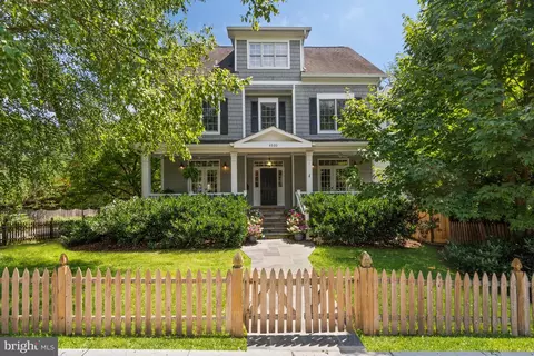 4500 Maple Ave, Bethesda, MD 20814