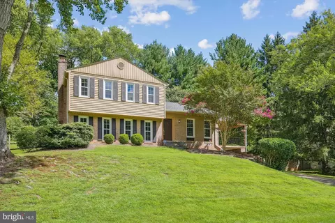 14813 Lake Ter, Rockville, MD 20853