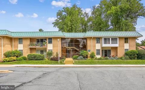 3632 Gleneagles Dr #8-1F, Silver Spring, MD 20906