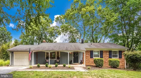 5 Sussex Ct, Potomac, MD 20854