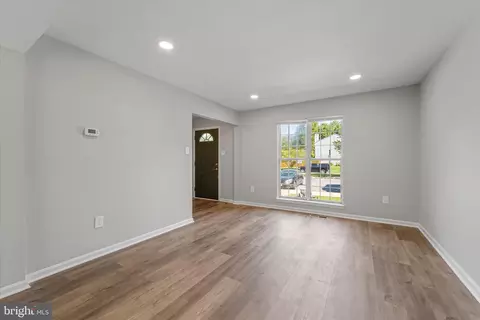 Living - 13922 Tabiona Dr, Silver Spring, MD 20906 photo 4 of 6
